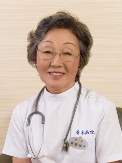 病院長　　　　　　　Dr. 角野 禎子